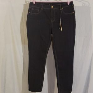 Dark wash denim skinny jeans